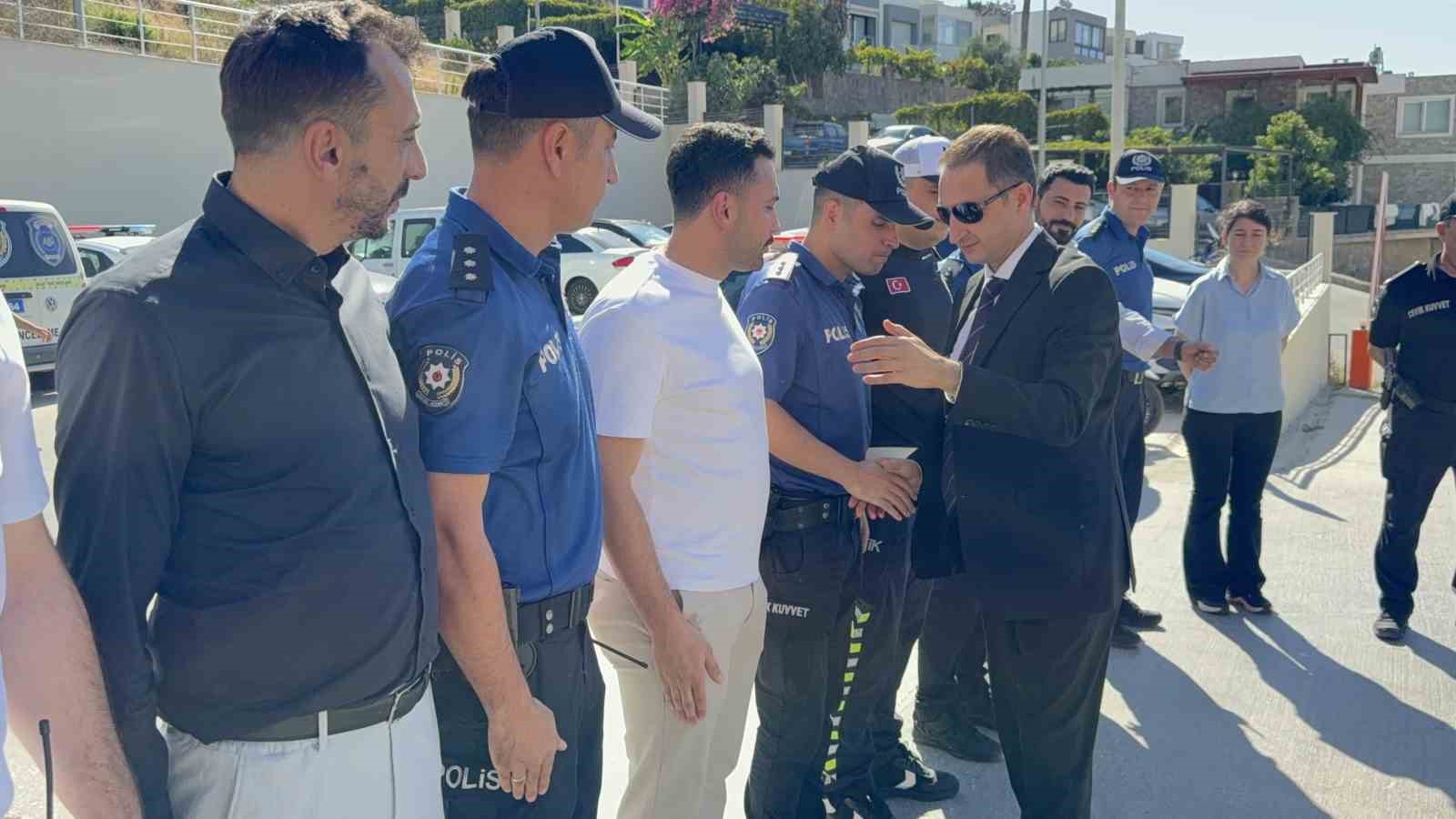 Bodrum'da emniyet müdürlüğü devir teslim töreniyle yeni müdür Mahir Gökmen göreve başladı