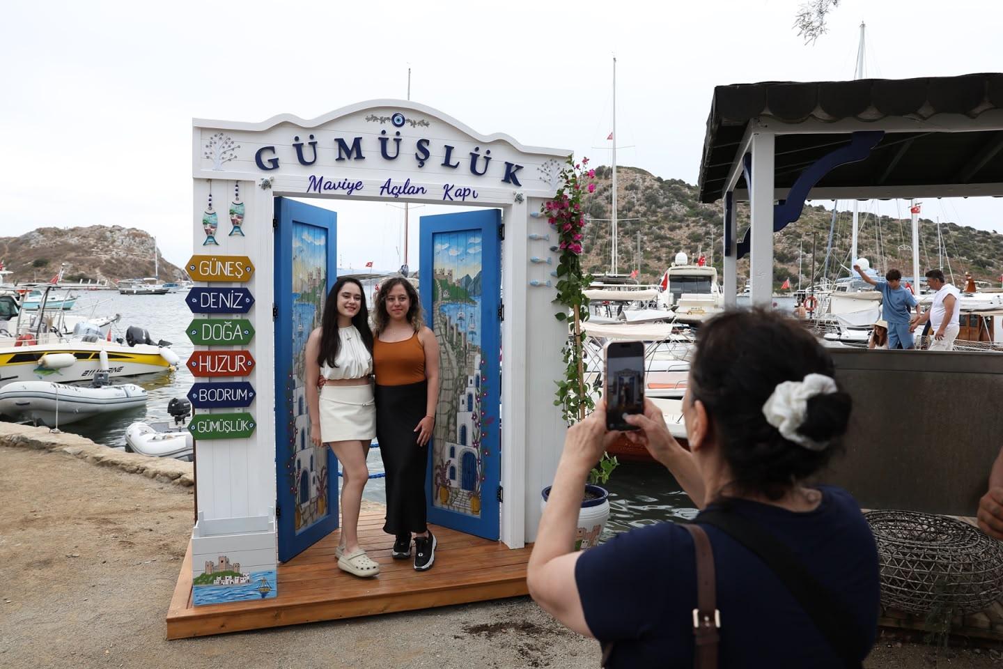 Bodrum’un Yeni Fotoğraf Durakları: “Maussolleion” ve “Maviye Açılan Kapılar”