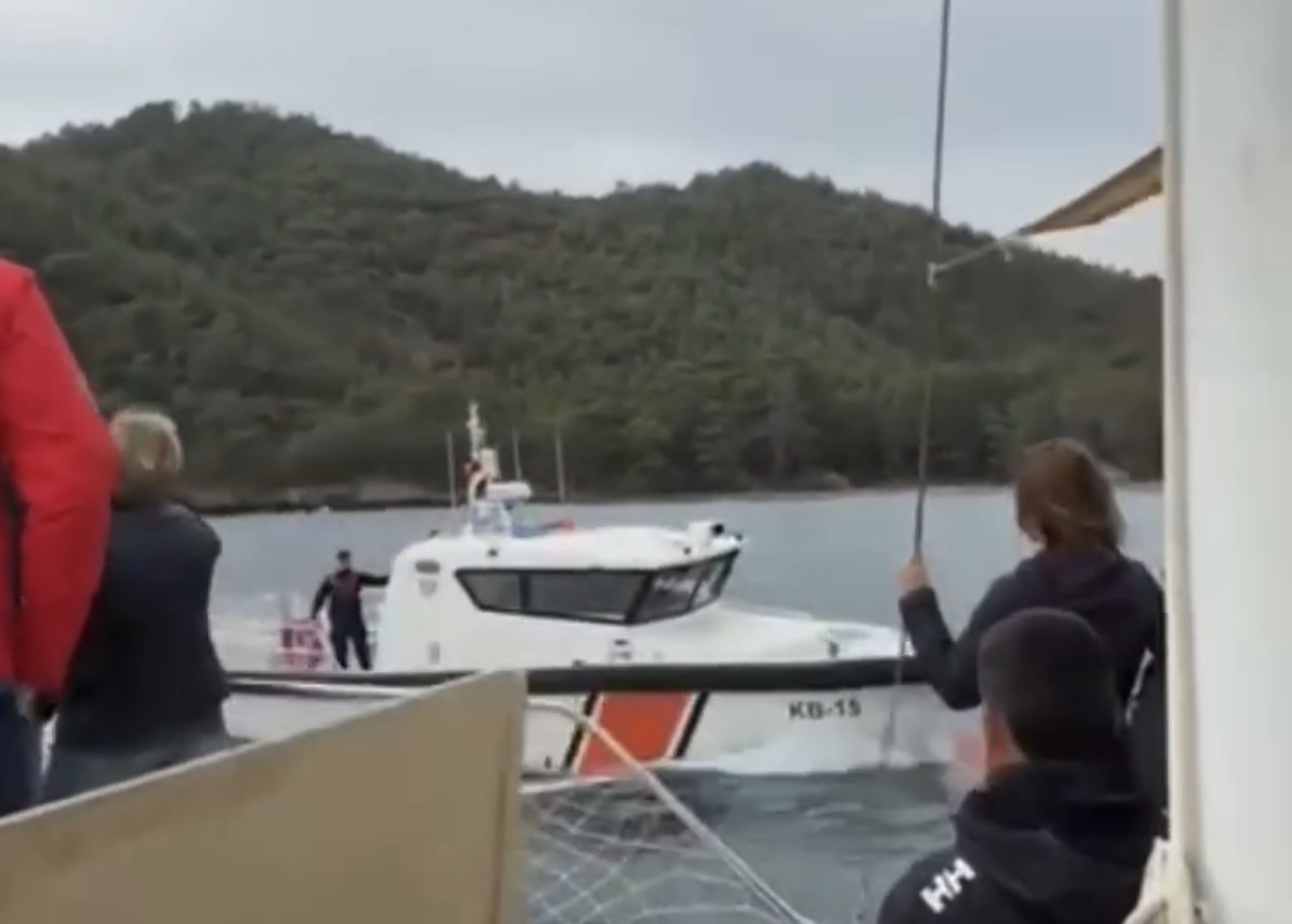 Sahil Koruma, denize beton dökenleri değil, dökme diyenleri engelledi!