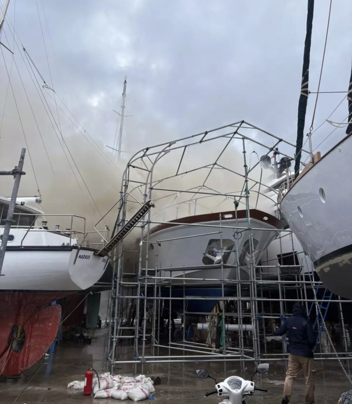 Trabzonspor Eski Başkanı Sadri Şener’in Yatında Alevler Yükseldi