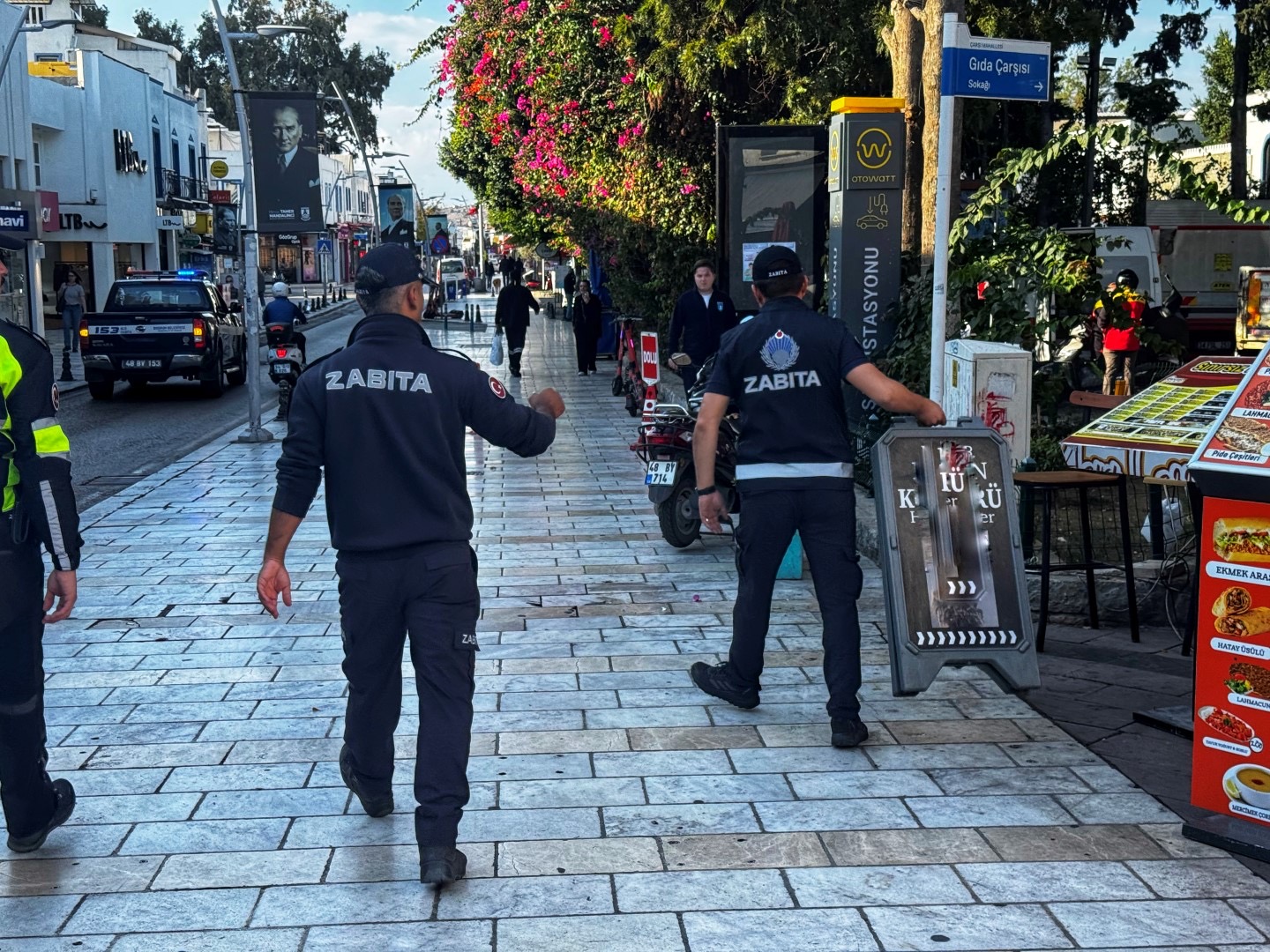 Bodrum’da Kamusal Alanlar İşgallerden Temizleniyor
