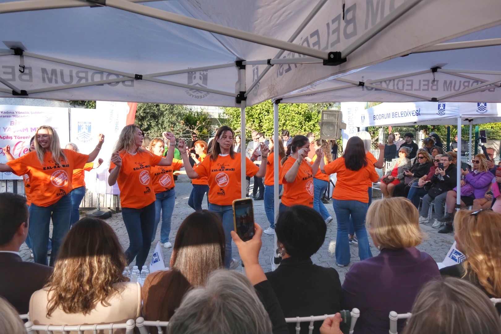 Belediyeden 25 Kasım’a Özel Açılış: Bitez Kadın Yaşam Merkezi Açıldı