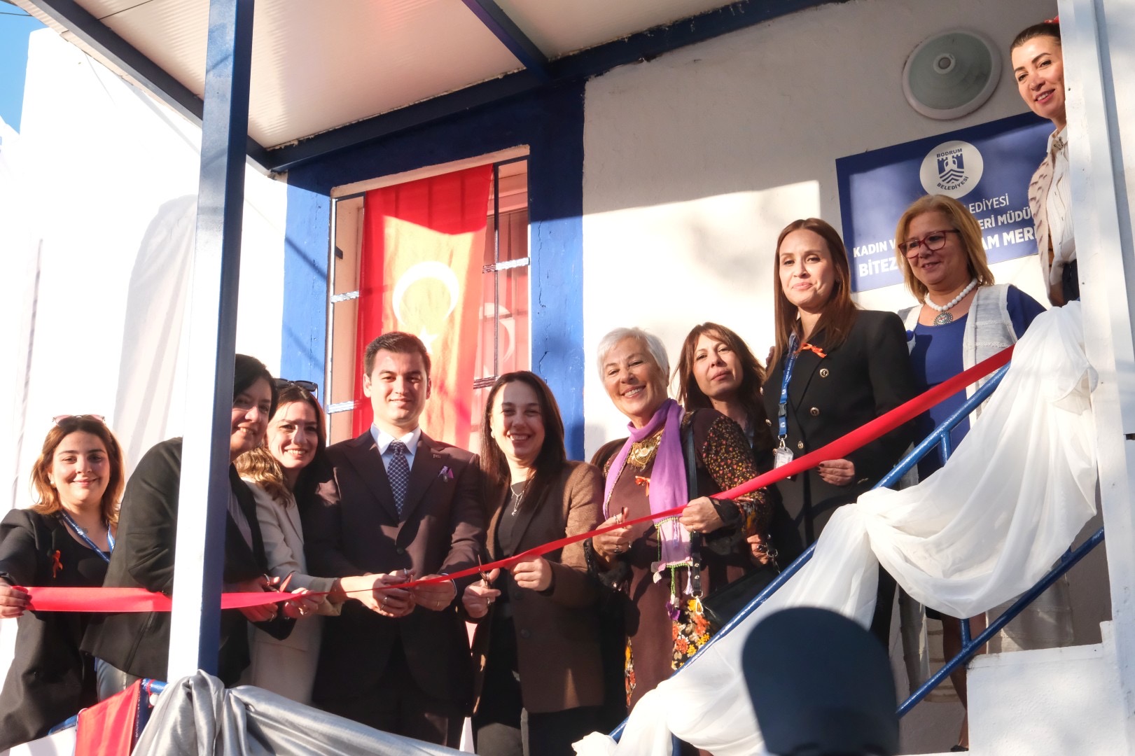 Belediyeden 25 Kasım’a Özel Açılış: Bitez Kadın Yaşam Merkezi Açıldı