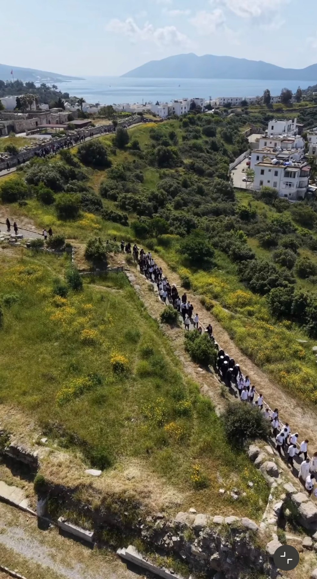 Akademia Vakfı’nın gün yüzüne çıkardığı Halikarnassos Surları’nda Turizm Haftası kutlandı 
