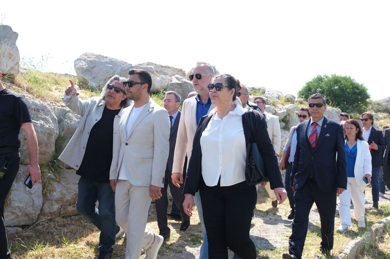 Akademia Vakfı’nın gün yüzüne çıkardığı Halikarnassos Surları’nda Turizm Haftası kutlandı 