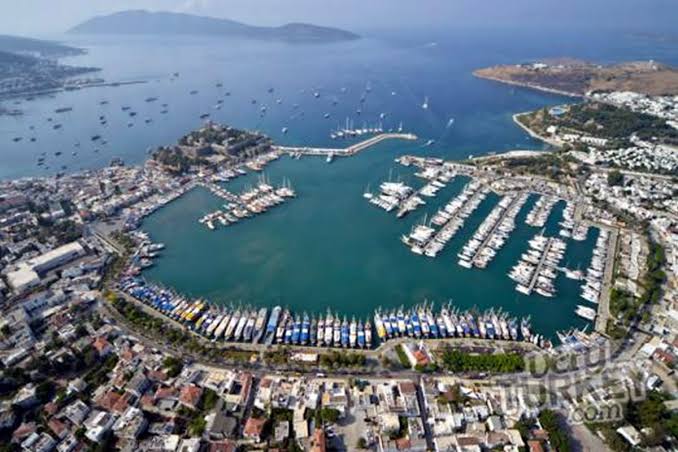 Bodrum Koylarında Yat Yoğunluğu Alarm Veriyor!