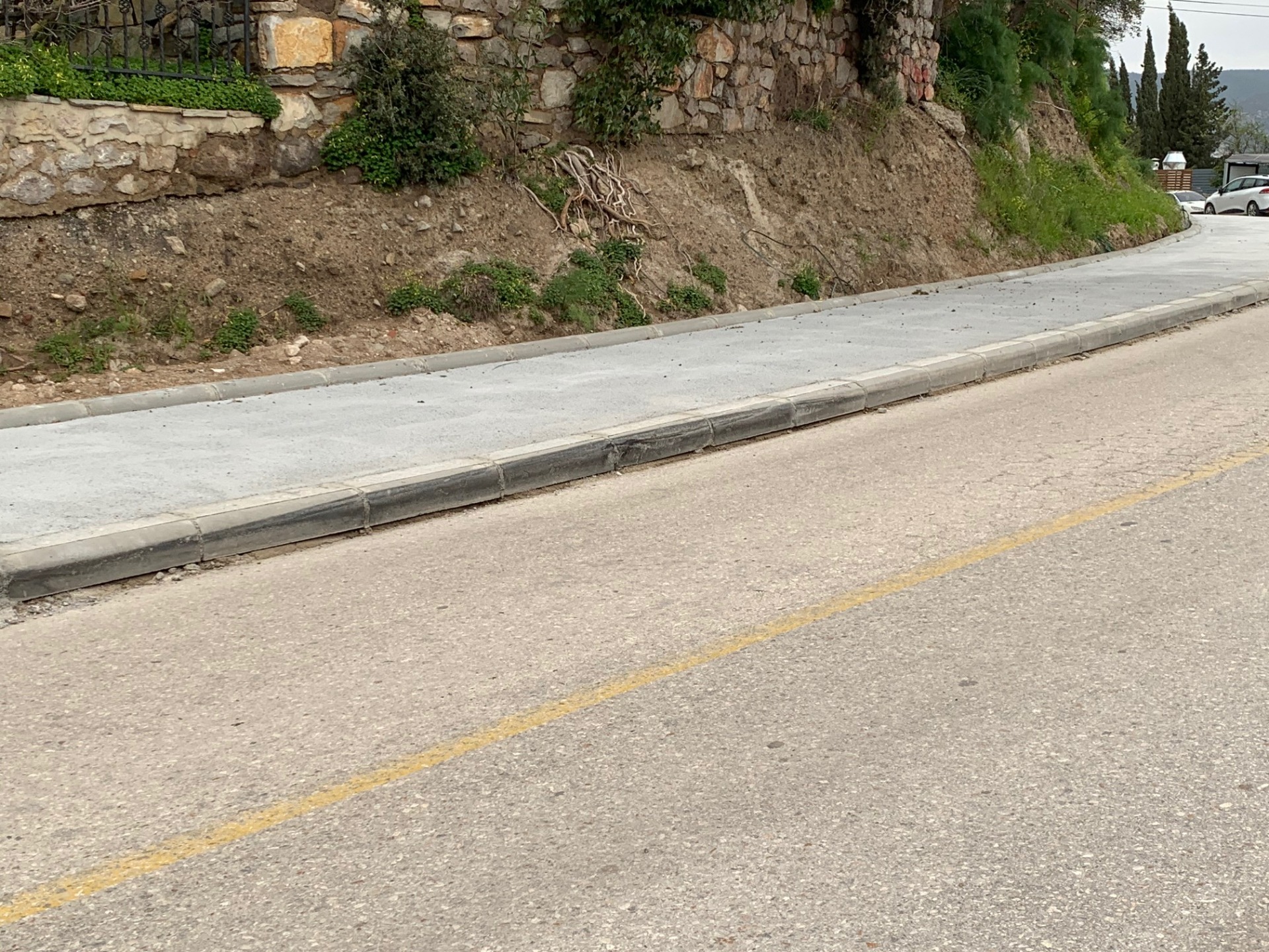 BİTEZ'DE YOL ve ALT YAPI FİYASKOSU
