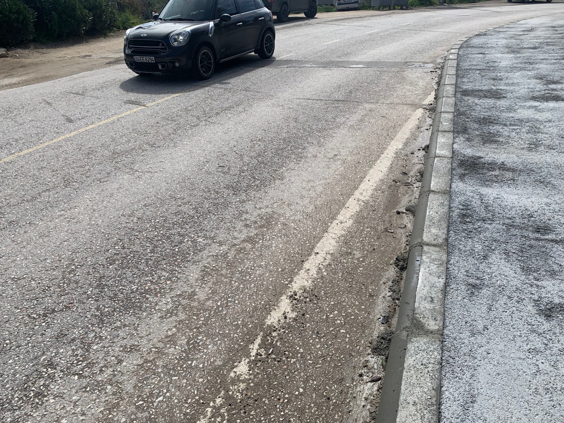 BİTEZ'DE YOL ve ALT YAPI FİYASKOSU
