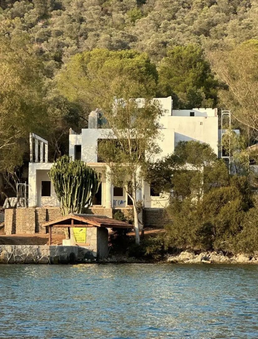 Bodrum’da kaçak yapı... SİT alanına kim villa yaptı... Belediye sessiz