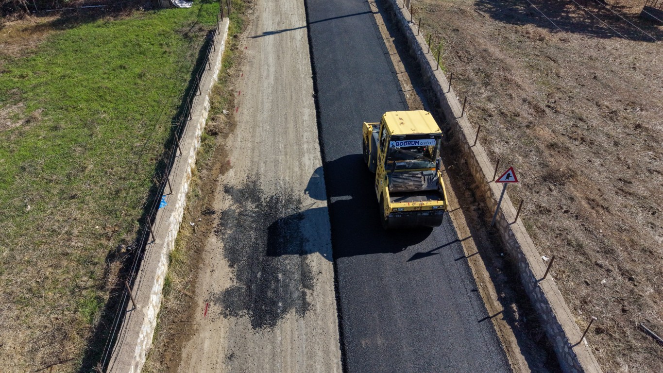 Bodrum’un Beş Mahallesinde Üstyapı Çalışmaları Sürüyor