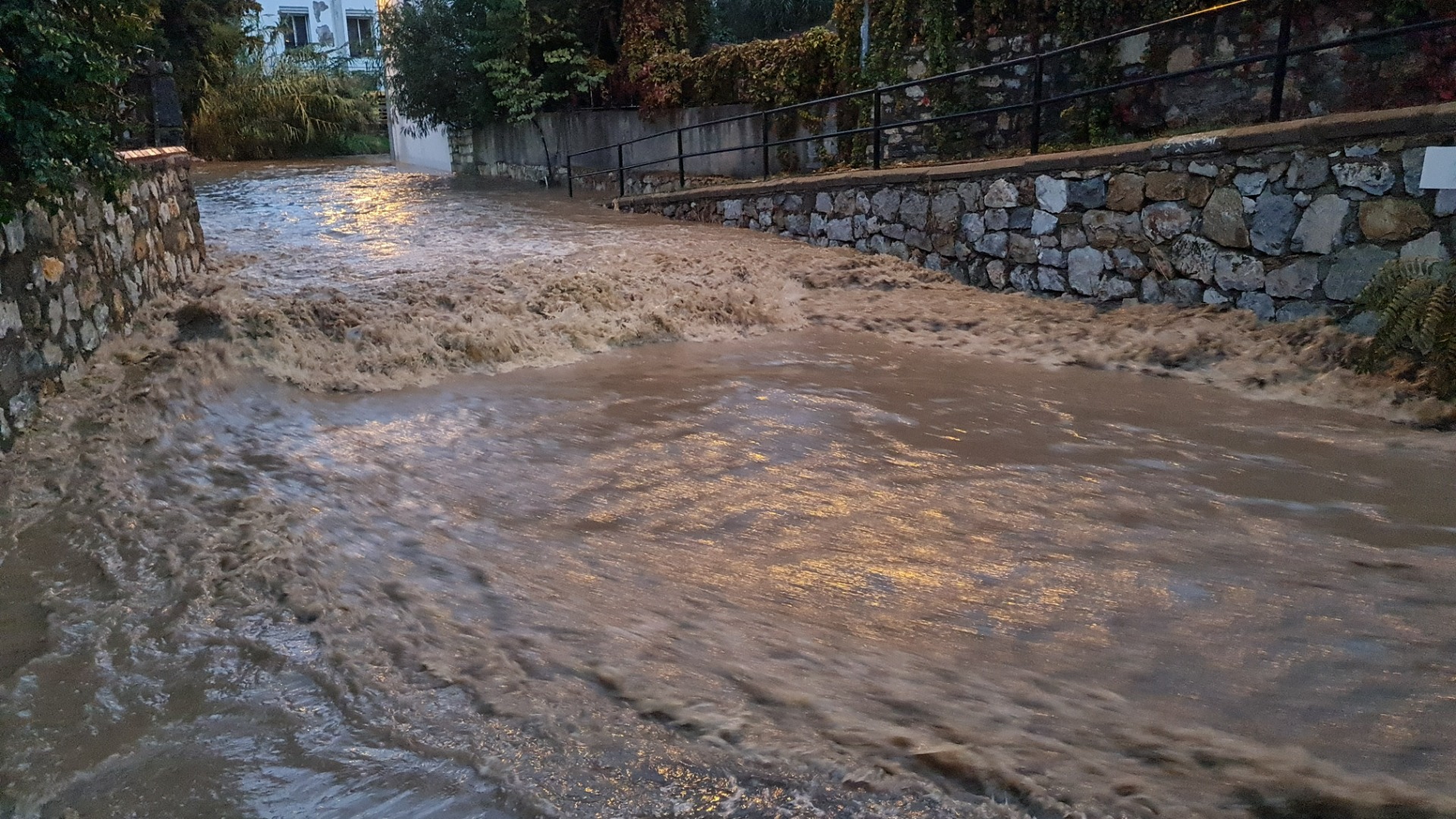 Meteoroloji'den Muğla’ya kuvvetli sağanak ve fırtına uyarısı