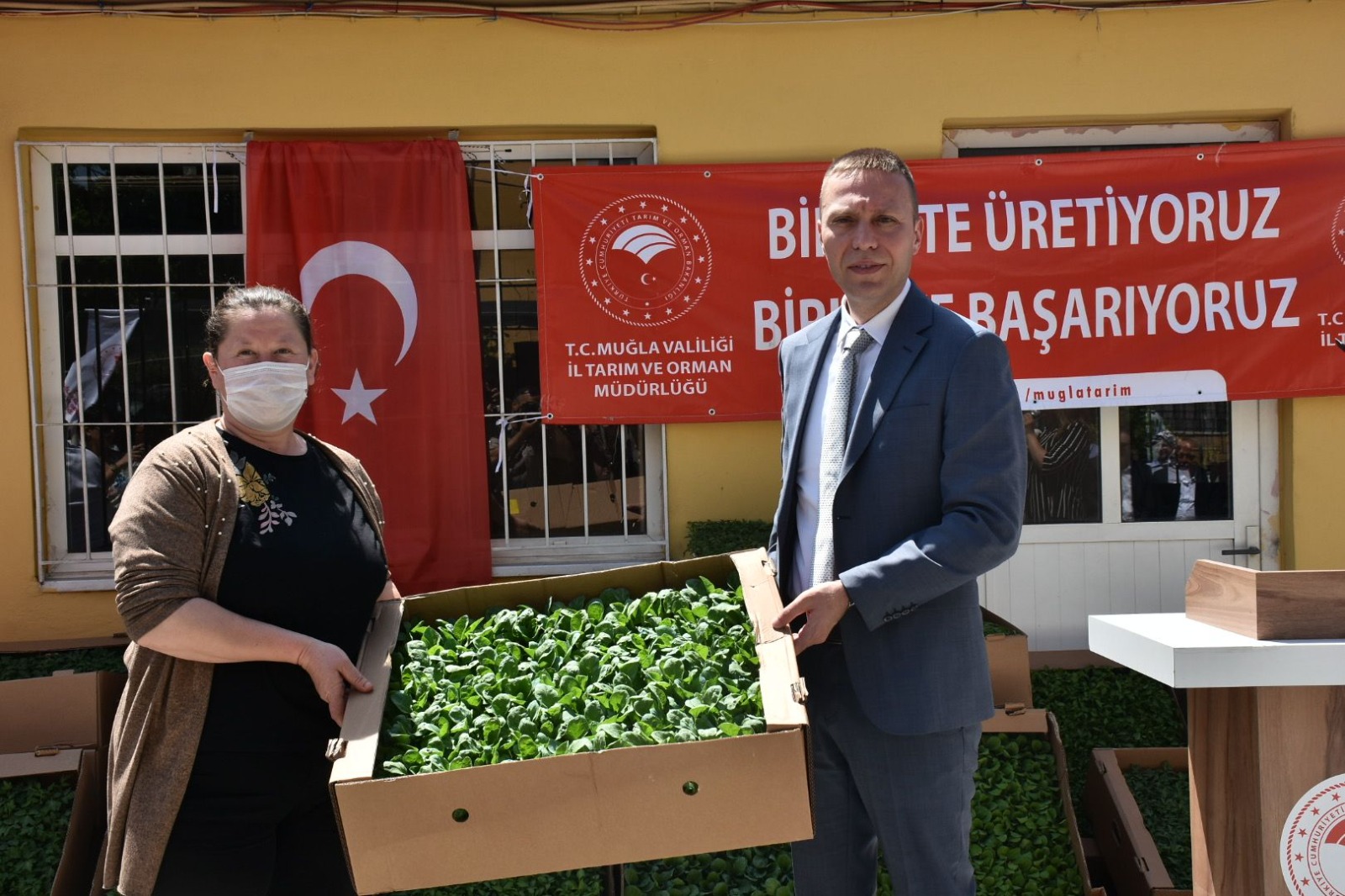1 MİLYON 153 BİN ATA TOHUMUNDAN FİDE, MUĞLA ÇİFTÇİSİYLE BULUŞTU