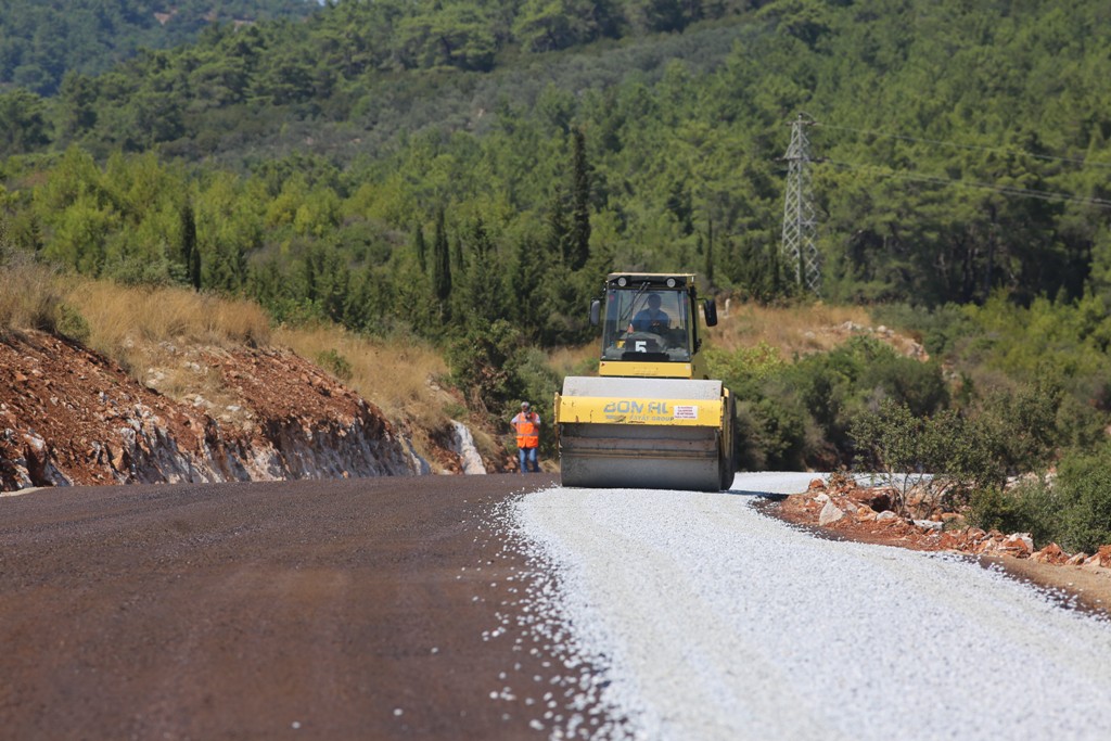 TORBA - KIZILAĞAÇ YOLU TRAFİĞE AÇILDI