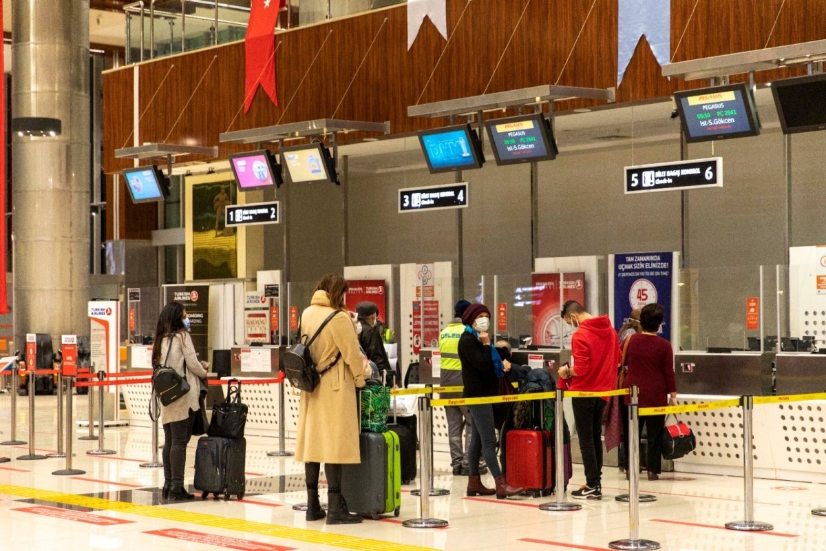 Turizm merkezlerindeki havalimanlarında yazın 32 milyon 440 bin yolcuya hizmet verildi