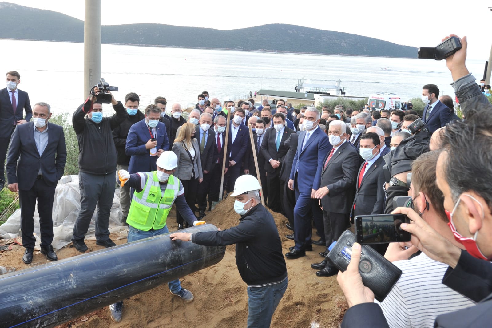 ALTYAPI PROJESİNİN TEMELİ BAKAN ERSOY'UN KATILIMIYLA ATILDI