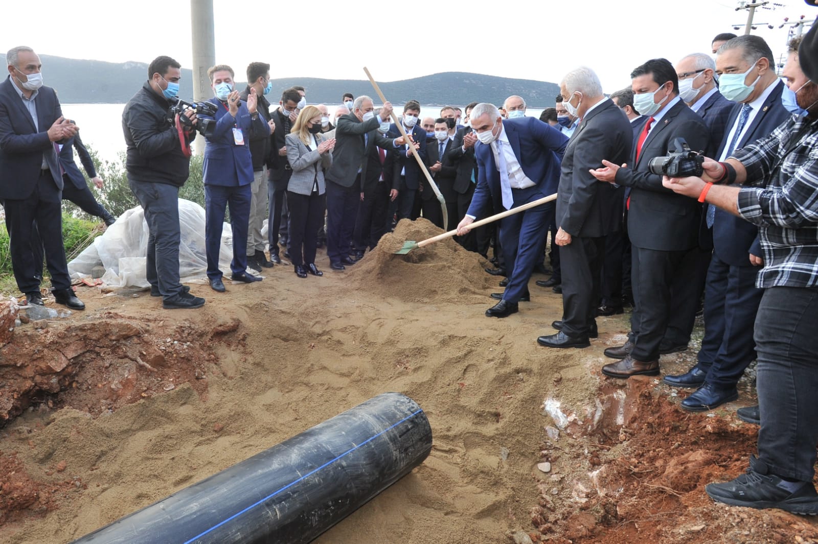 ALTYAPI PROJESİNİN TEMELİ BAKAN ERSOY'UN KATILIMIYLA ATILDI