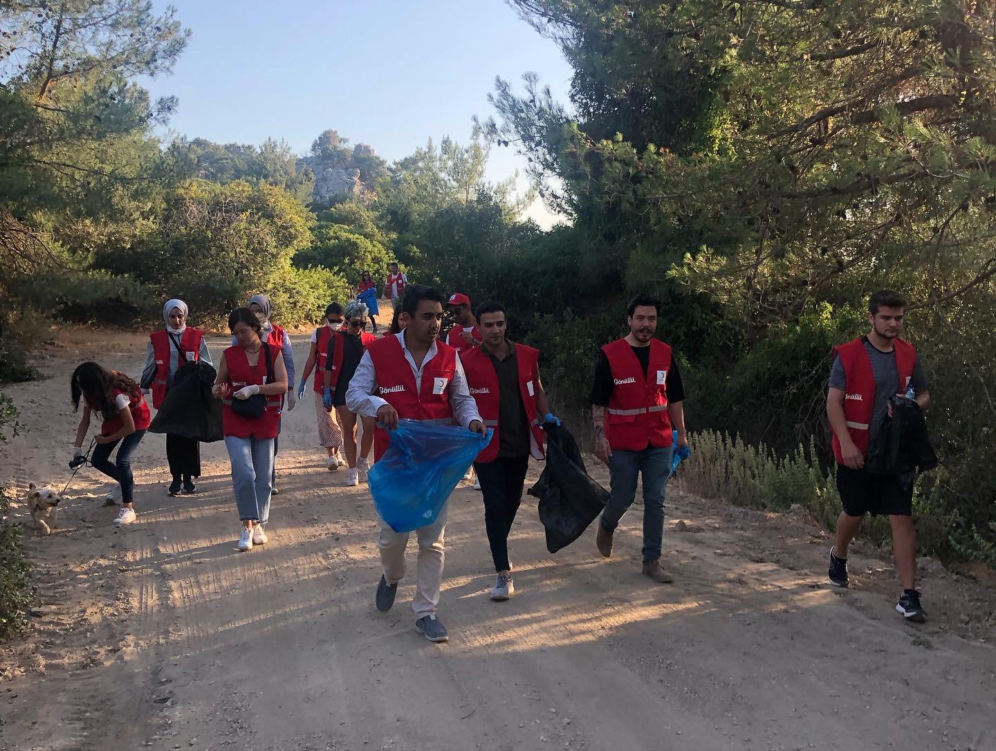 GENÇ KIZILAY BODRUM GÖNÜLLÜLERİ GÜZEL İŞLERE DEVAM EDİYOR...