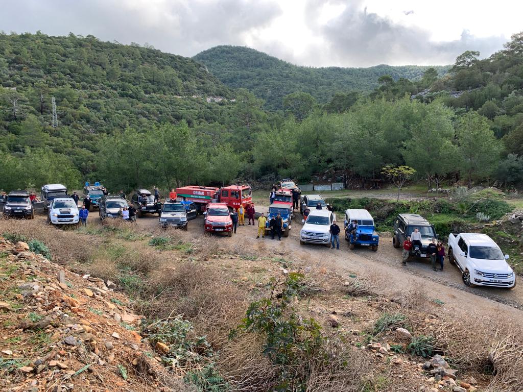 BODRUM OFFROAD KULÜBÜ YANAN ORMANLARIN YARASINI SARIYOR