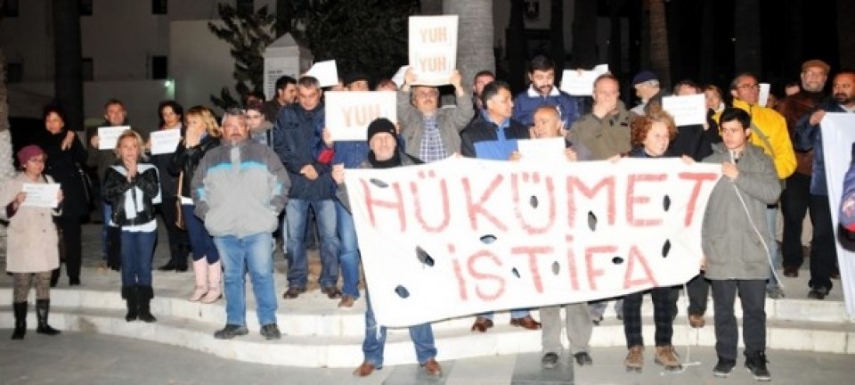 Hırsız vaaarr! Hükümet istifa!