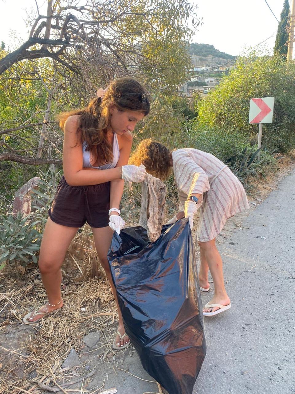 Yalıkavak'ta Denizden Çıktılar, Çevreyi Temizlediler