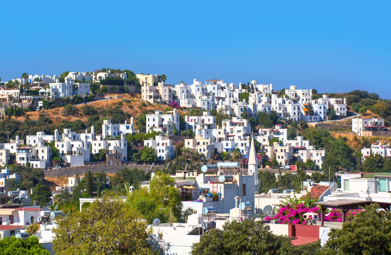 'Bodrum, Marmaris gibi turistik yerlerde kira ve konut fiyatları fahiş rakamlara yükseldi!'