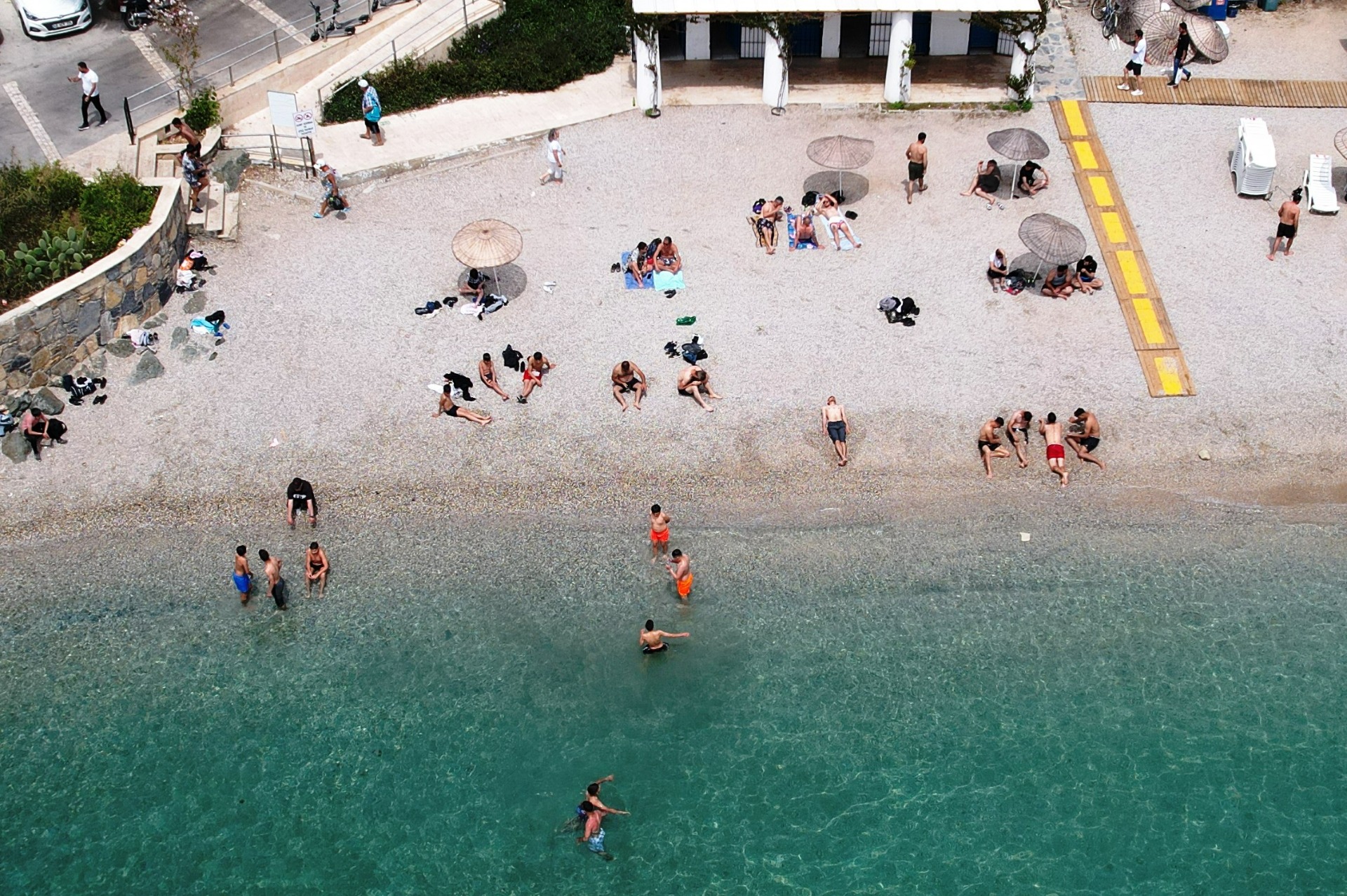 Bodrum'da oyunu kullanan denize akın etti