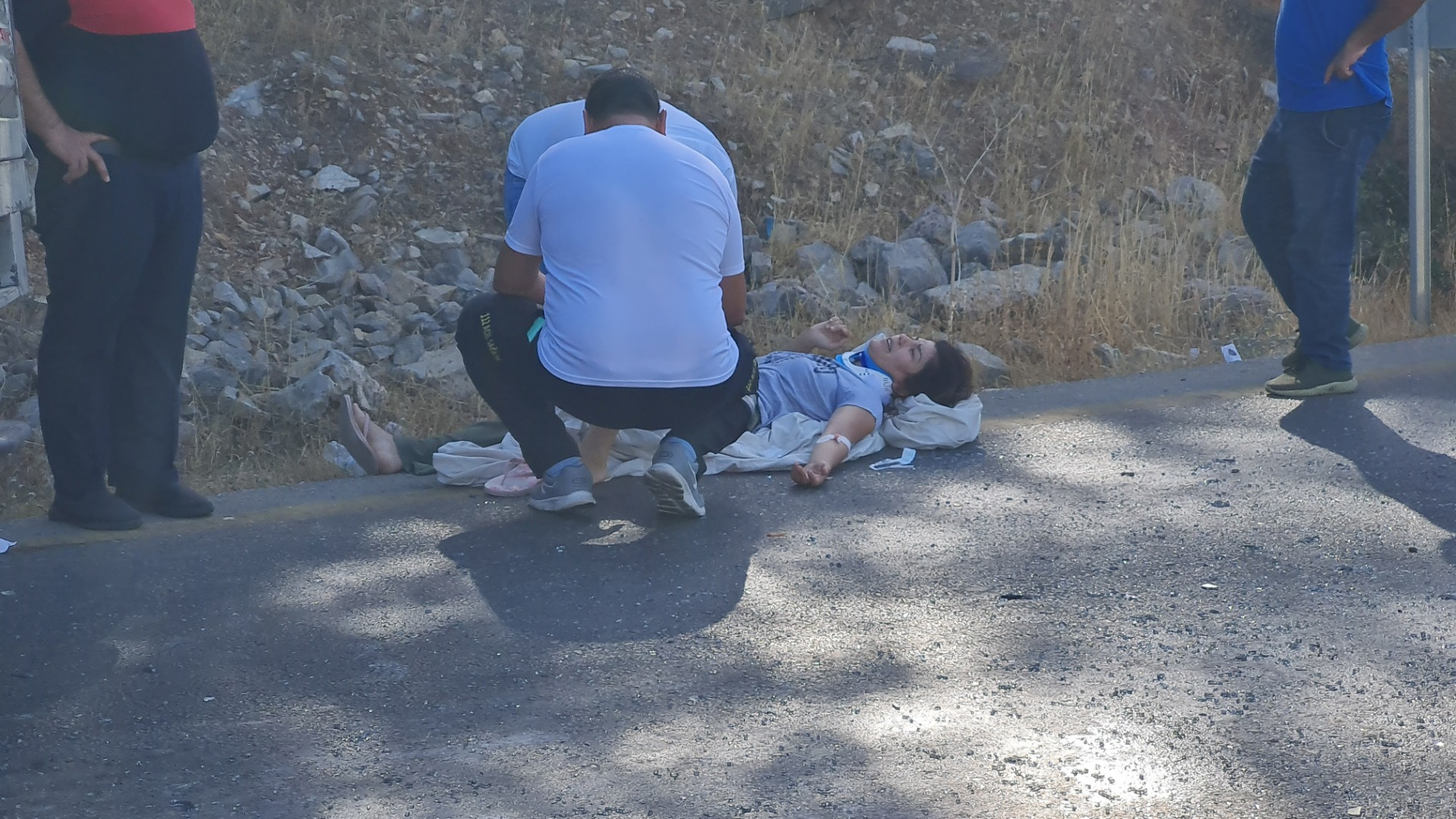 4 araç birbirine girdi, ortalık savaş alanına döndü