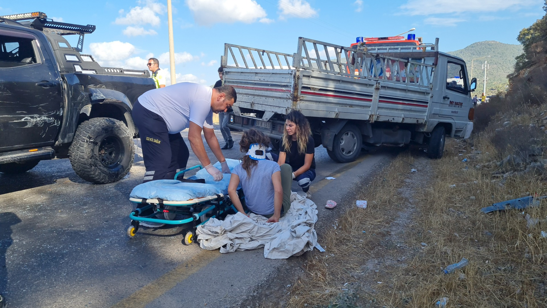 4 araç birbirine girdi, ortalık savaş alanına döndü