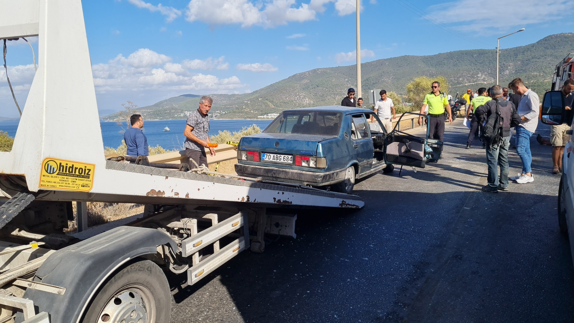 4 araç birbirine girdi, ortalık savaş alanına döndü