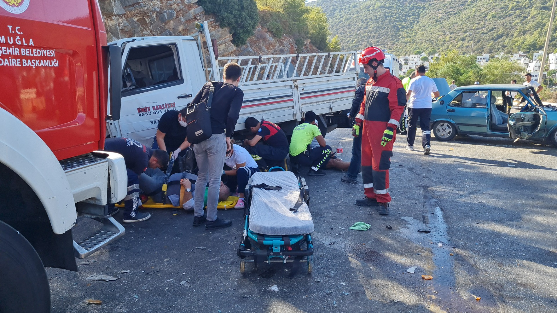 4 araç birbirine girdi, ortalık savaş alanına döndü