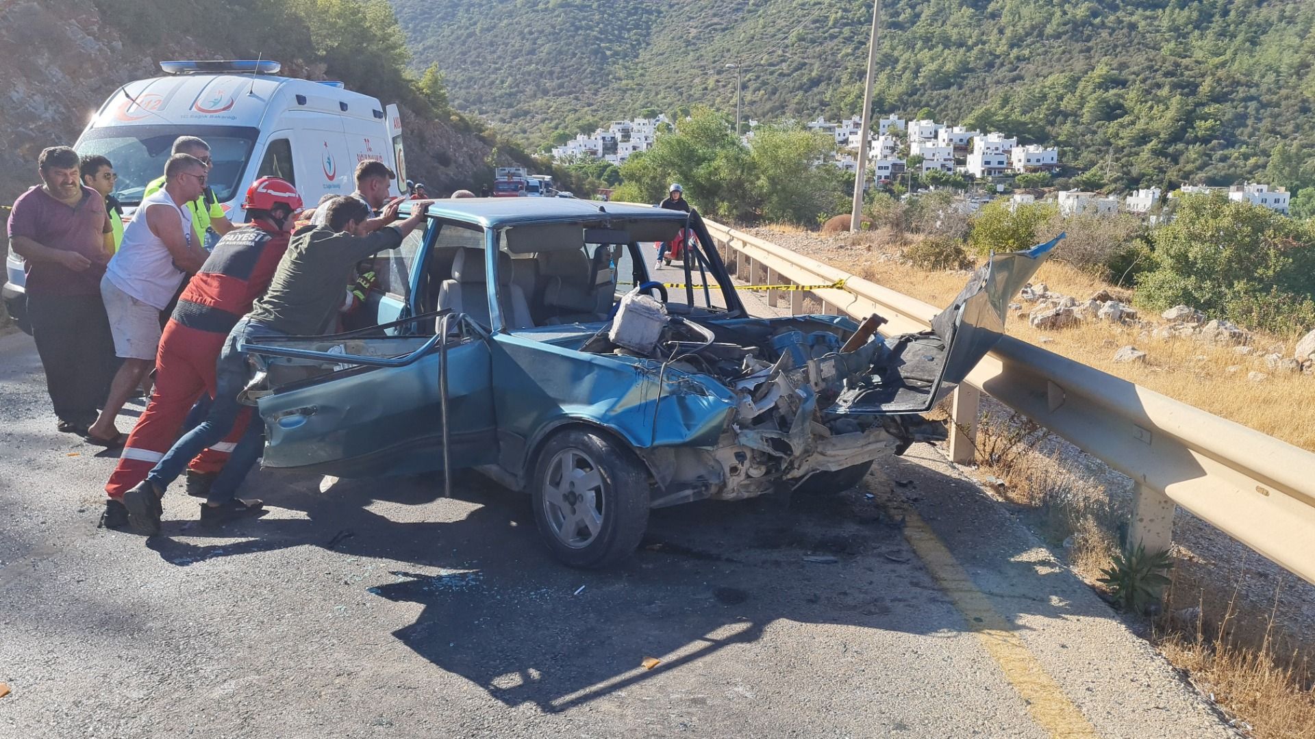 4 araç birbirine girdi, ortalık savaş alanına döndü