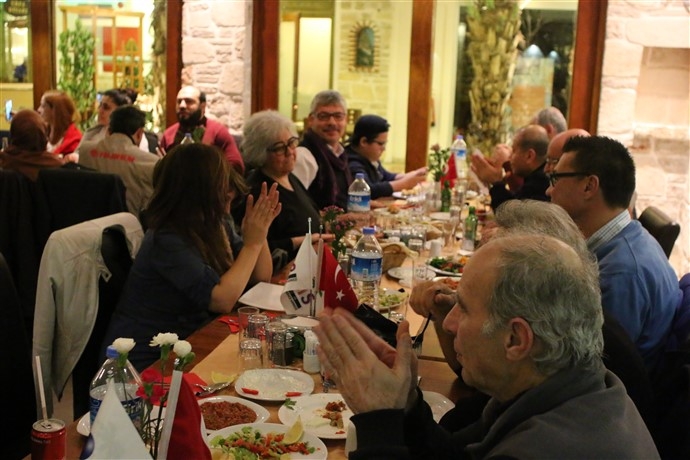 BASIN MENSUPLARI GELENEKSEL YENİ YIL YEMEĞİNDE BULUŞTU