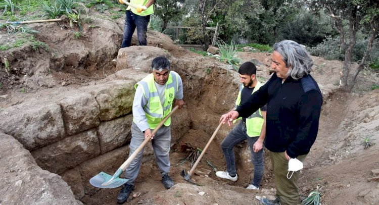 7.5 KİLOMETRELİK SURLARDA ÇALIŞMALAR TÜM HIZIYLA DEVAM EDİYOR