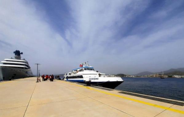 VATANDAŞ MAĞDUR! BODRUM GEMİ YANAŞMA İSKELESİ’NDE 50 TL GİRİŞ ÜCRETİ KRİZ YARATTI!