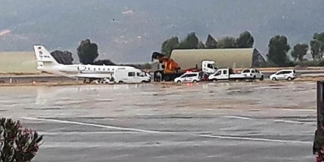 LASTİĞİ PATLAYAN ÖZEL JET PİSTTEN ÇIKTI