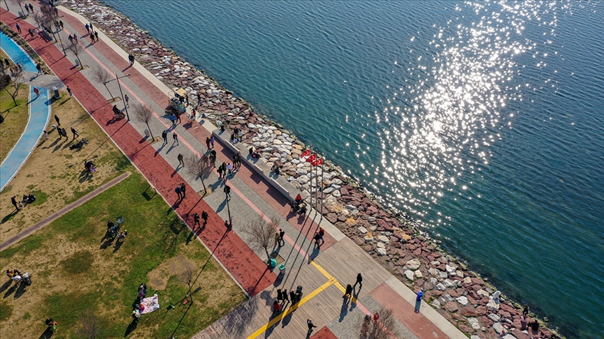 HAVA SICAKLIKLARI ARTACAK: CUMA GÜNÜ YAZ GELİYOR…