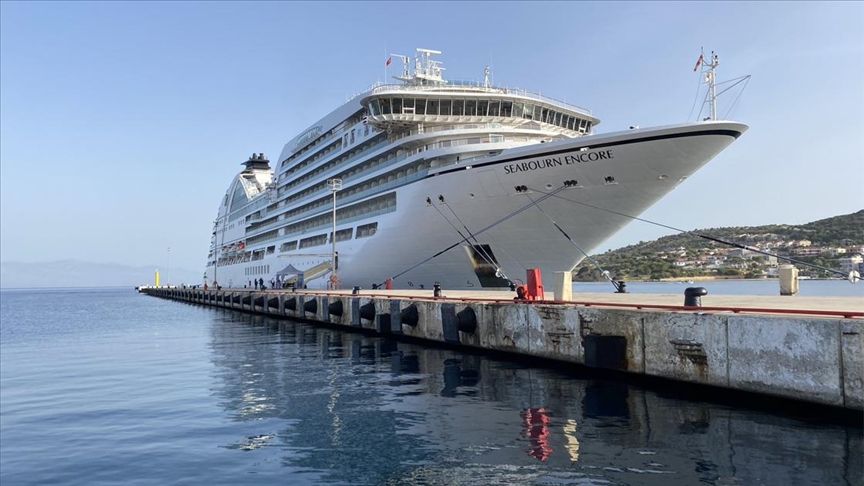 BAHAMA BAYRAKLI 'SEABOURN ENCORE' BODRUM'A YANAŞTI