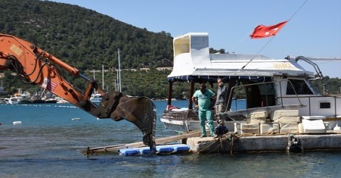 TORBA'DA GERÇEKLEŞTİRİLEN YIKIMDA GERGİN ANLAR