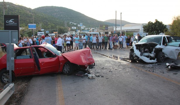 TORBA'DA TRAFİK KAZASI: 1 ÖLÜ 3 YARALI