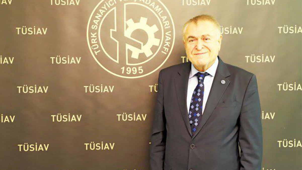 TÜSİAV Başkanı Veli Sarıtoprak, Bodrum'da berat takdim etti