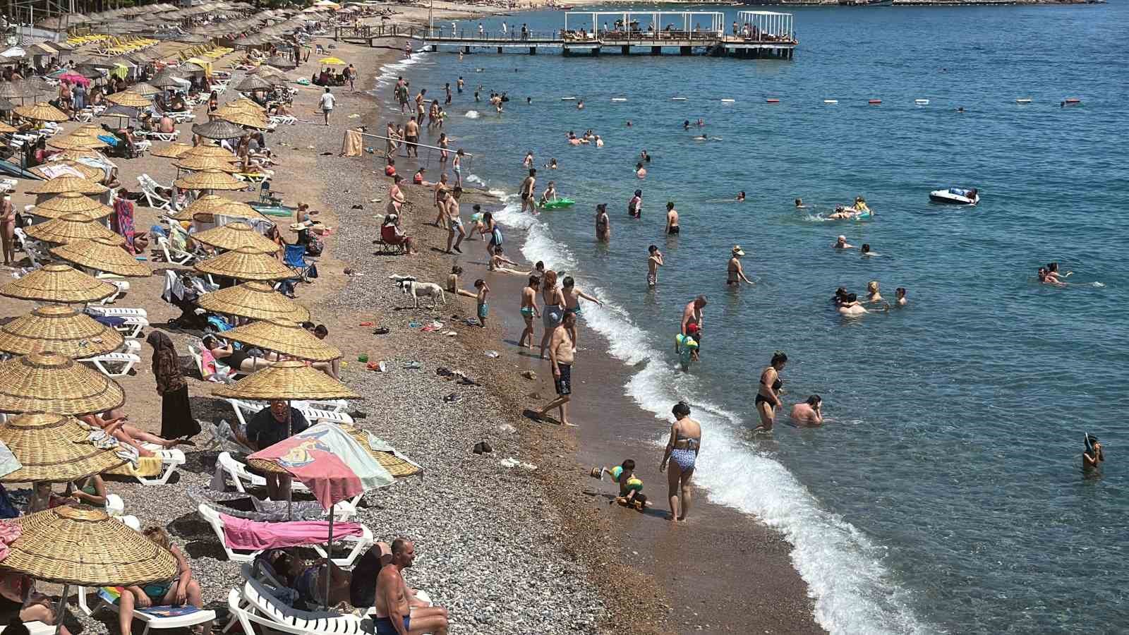 Bodrum sahillerinde bayram yoğunluğu