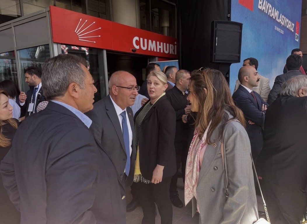Muğla Eski Mv. Mürsel Alban, atanmış kayyum Kılıçdaroğlu’nun yanında!